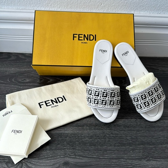 Fendi sandals - Picture 1 of 4